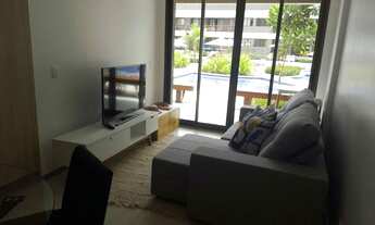 Imagem 5: Lindíssimo em Muro alto, bem ventilado, de frente para a Piscina - Oportunidade!