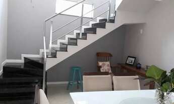 Imagem 6: Casa para venda possui 389 metros quadrados com 4 quartos