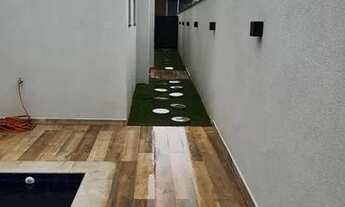 Imagem 3: Casa de condomínio térrea para venda possui 234 metros quadrados com 3 quartos