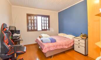 Imagem 4: Casa para venda possui 214 m² com 3 quartos em Tarumã - Curitiba - PR