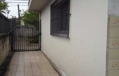 Imagem 5: CASA TERREA - ANTIGA ENTRA LATERAL POR AMBOS OS LADOS, EDICULA AMPLA NO FUNDO DO QUINTAL