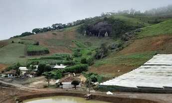 Imagem 4: Chácara com lagoa grande e plator pronto