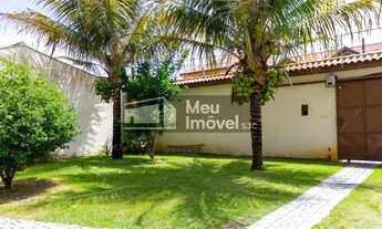 Imagem: Casa com 3 Quartos e 3 banheiros à Venda