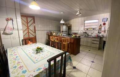 Imagem 5: Terreno 360m2 com 2 casas a 200m da praia em Florianópolis