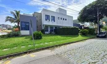 Imagem 4: Casa para venda tem 330 metros quadrados com 4 quartos em Itacorubi - Florianópolis - SC