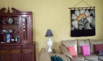 Imagem 2: CASA 3 DORMITÓRIOS COM 1 SUÍTE ( LOCAL NOBRE ) À VENDA DE 177,00 M² POR R$ 800.000 - VILA