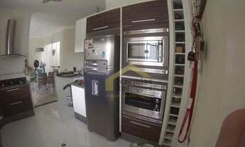 Imagem 6: Casa com varanda gourmet e piscina - Condomínio Hípica Pinheiro - Taubaté/SP