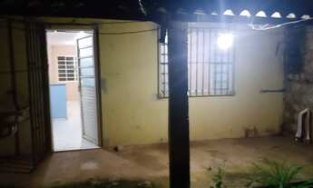 Imagem 3: Casa para venda com 180 metros quadrados com 2 quartos