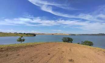 Imagem: Vende-se terreno às margens do lago Furnas