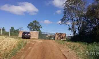 Imagem 3: Terreno de frente para barragem do Capingui em Condominio Fechado