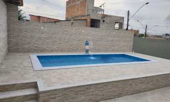 Imagem: Casa com piscina próxima à praia de Capuba