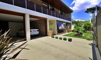 Imagem 3: Casa para venda possui 547 metros quadrados com 4 quartos em Jardim Social - Curitiba - PR