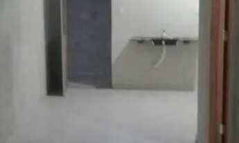 Imagem 3: Kit net com água e luz incluso com estacionamento . NO JÚLIA SEFFER