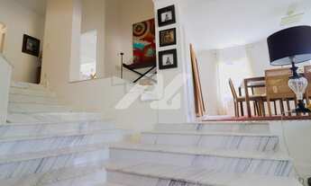 Imagem 3: Casa de condomínio para venda tem 395 metros quadrados com 4 quartos