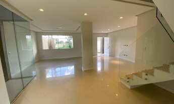 Imagem 4: Casa para venda possui 365 metros quadrados com 4 quartos em Niterói - Volta Redonda - RJ