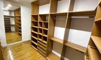 Imagem 4: Casa de condomínio para aluguel e venda possui 425 metros quadrados com 4 quartos