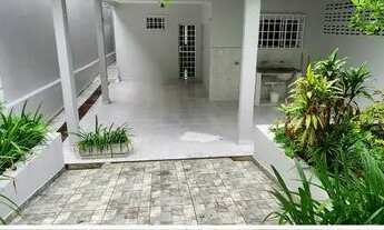 Imagem 4: Aluga-se casa no Centro R$3800