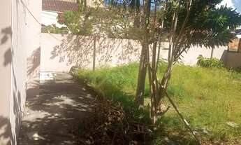 Imagem 2: Casa alto e baixo. Com grande quintal