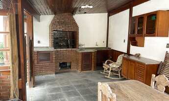 Imagem 6: Rua Tranquila e arborizada