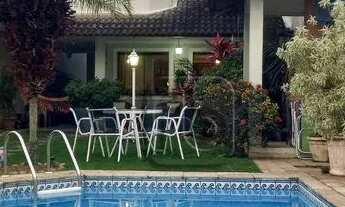 Imagem: Casa com 4 dormitórios à venda, 200 m²