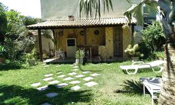 Imagem 3: Casa ampla com quintal gramado/ 2 quartos/ 2 banheiros/ 450m²/ Figueira - Arraial do Cabo