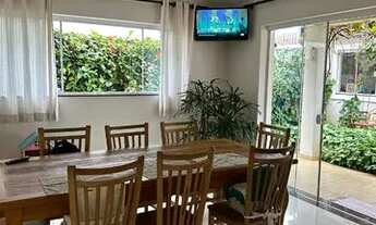 Imagem 3: Sobrado com 4 quartos, 256m2 de construção em 350m2 de terreno em condomínio fechado