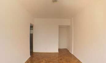 Imagem 2: Apartamento para aluguel possui 83 metros quadrados com 3 quartos em Aclimação - São Paulo