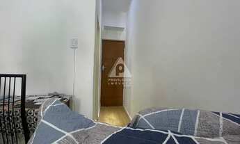 Imagem 3: Excelente apartamento sala 2 quartos sendo 1 suíte cozinha espaçosa vista verde ótimo inve