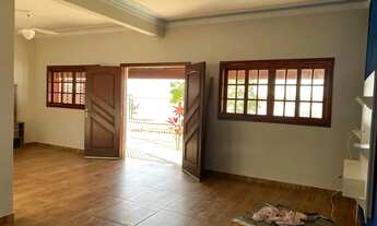 Imagem 3: More em frente o Lago dos Encantos no sul de MG