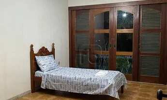 Imagem 2: Sítio com piscina, churrasqueira, quintal gramado, casa com 7 quartos grandes, 2 banheiros