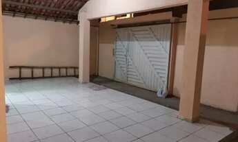 Imagem: CASA COM TRÊS QUARTOS NO BAIRRO DO DISTRITO