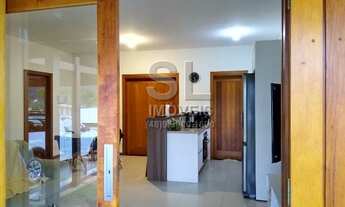 Imagem 3: Casa de 02 (dois) dormitórios com terreno amplo, ensolarado, seguro e de fácil acesso!