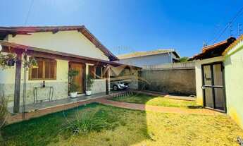 Imagem 2: Casa estilo colonial no Residencial Solarium com 3 quartos sendo 1 suíte