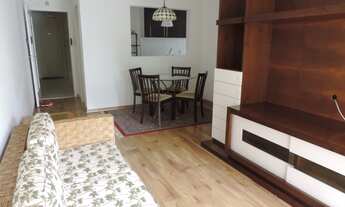 Imagem 3: Apartamento mobiliado, 2 quartos sendo uma suíte, 1 vaga de garagem, varanda fechada com v