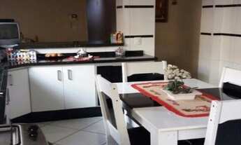 Imagem 4: SOBRADO COM 3 DORMITÓRIOS SENDO 1 SUÍTE ( DE APROX. 217 M²) Á VENDA POR R$ 680.000 - ASSUN