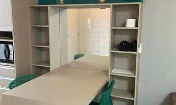 Imagem: Loft mobiliado em frente a pista de caminha