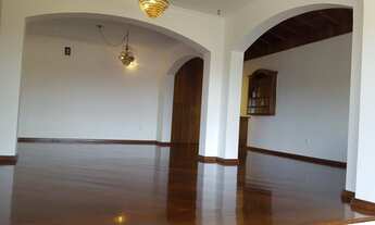 Imagem 2: Casa para venda tem 367 metros quadrados com 4 quartos em Parque São Quirino - Campinas