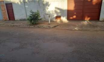 Imagem: Casa no centro Santa barbara de goias