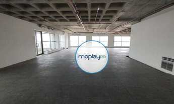 Imagem 6: Conjunto comercial com 310m² vão livre, com piso elevado e 09 vagas de garagem