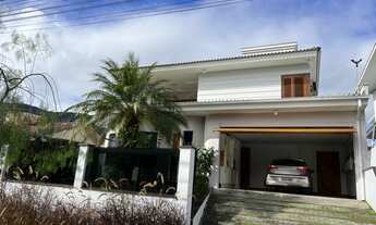 Imagem 2: Casa para aluguel com 400 metros quadrados com 5 quartos