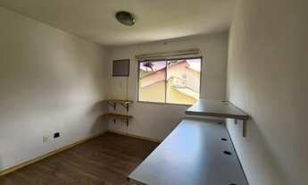 Imagem 3: Casa de condomínio para venda tem 200 metros quadrados com 4 quartos