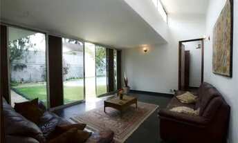 Imagem 4: Casa no Brooklin com 4 suítes com piscina ,quadra poliesportiva , churrasqueira , forno a