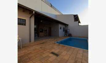 Imagem 4: Casa no Jardim Belvedere com piscina, 4 quartos, 2 suítes, R$ 680.000,00