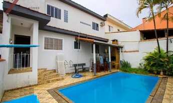 Imagem: Imóvel com duas casas e piscina, à venda