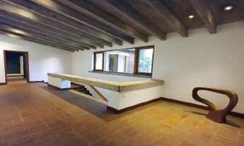 Imagem 3: Casa para aluguel e venda possui 599 metros quadrados com 4 quartos