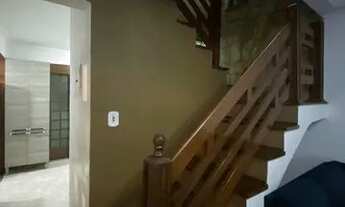 Imagem 2: Sobrado com 3 domit, um com varanda e um com closet. Garagem 2 carros - Jd. Donária