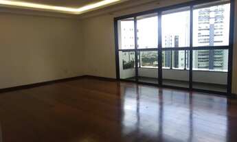 Imagem 2: Apartamento para aluguel tem 220 metros quadrados com 4 quartos