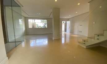 Imagem 5: Casa para venda possui 365 metros quadrados com 4 quartos em Niterói - Volta Redonda - RJ