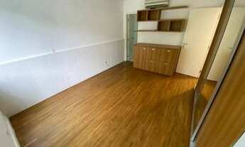 Imagem 3: Casa de condomínio para aluguel e venda possui 425 metros quadrados com 4 quartos