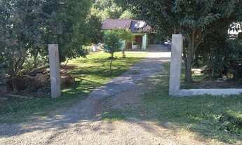 Imagem 2: Casa 2 dormitórios com amplo terreno